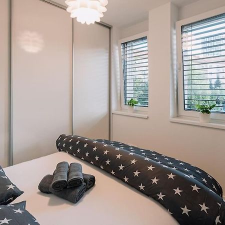 Stylish Apartment Retreat Bratislava Exterior photo