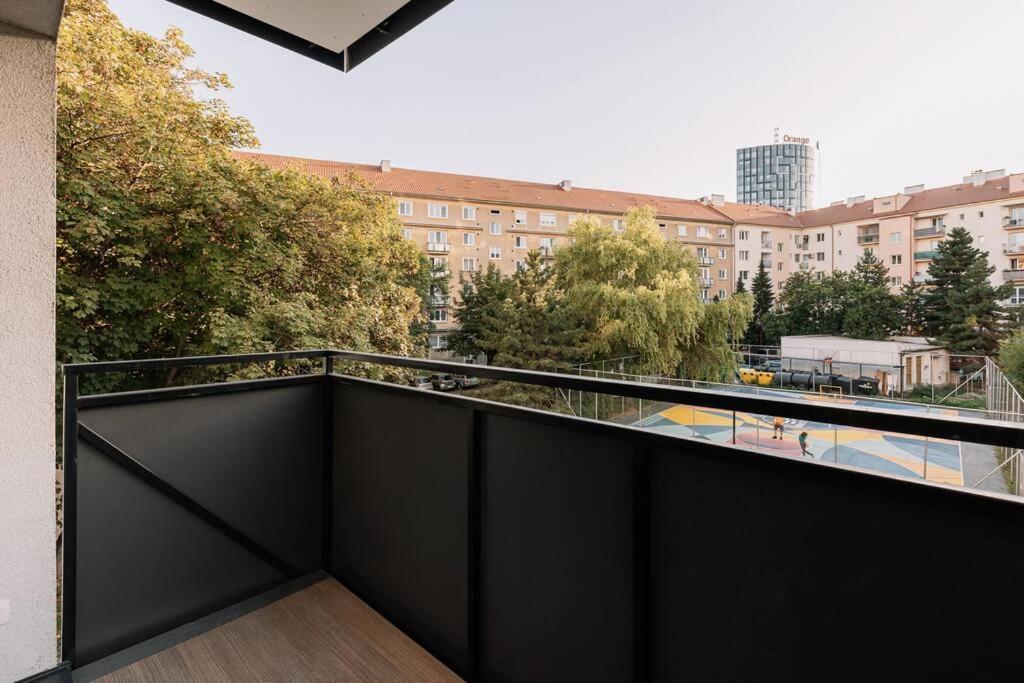Stylish Apartment Retreat Bratislava Exterior photo